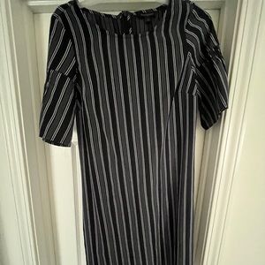 Banana Republic black and white stripped dress size 2